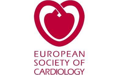 Na imagem, um logotipo de fundo branco levemente retangular com o desenho de um coração vermelho estilizado e, abaixo,  em três parágrafos, a mensagem também em vermelho "EUROPEAN SOCIETY OF CARDIOLOGY"